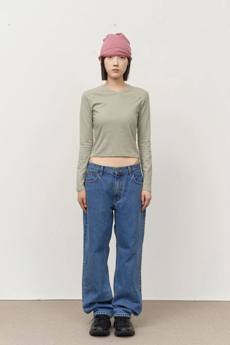 (W) Cheap V Top