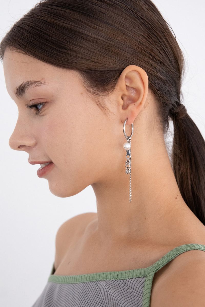 Mix motifs hoop ring unbalanced earring