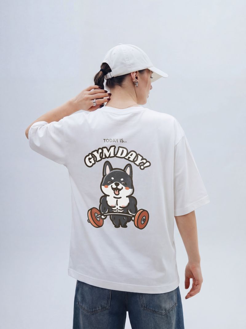 Creeps Apparel（クリープス・アパレル ）の「マッスル バディーズ ジムデイ オーバーサイズ プリント ティー（トップス）」
