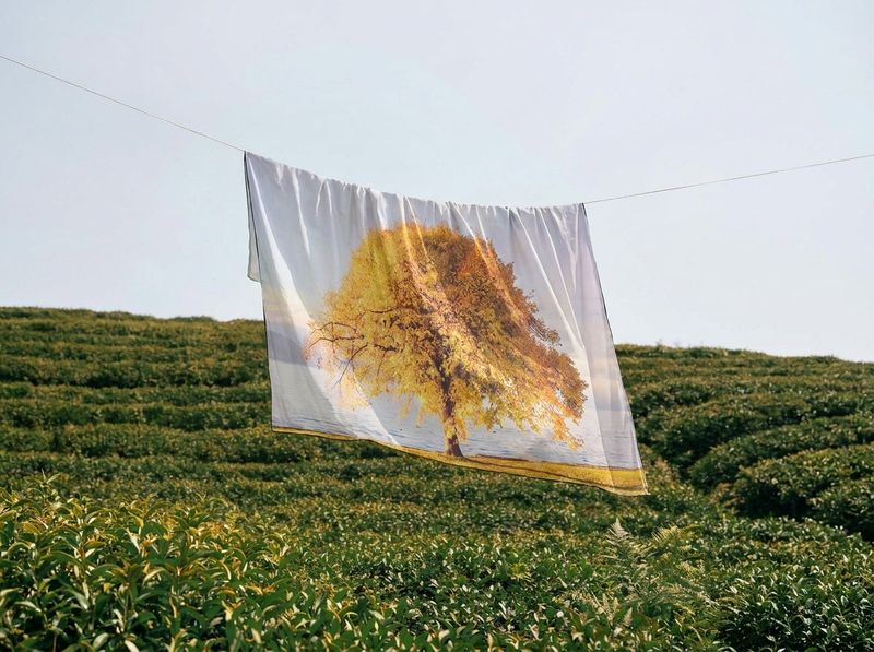 Pluffyarchive（プラフィーアーカイブ）の「The golden tree of blessing , fabric poster（Interior）」