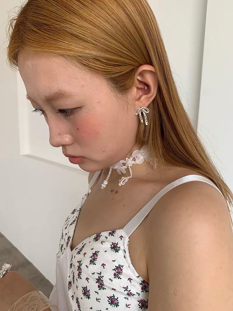 White flower fabric beads necklace