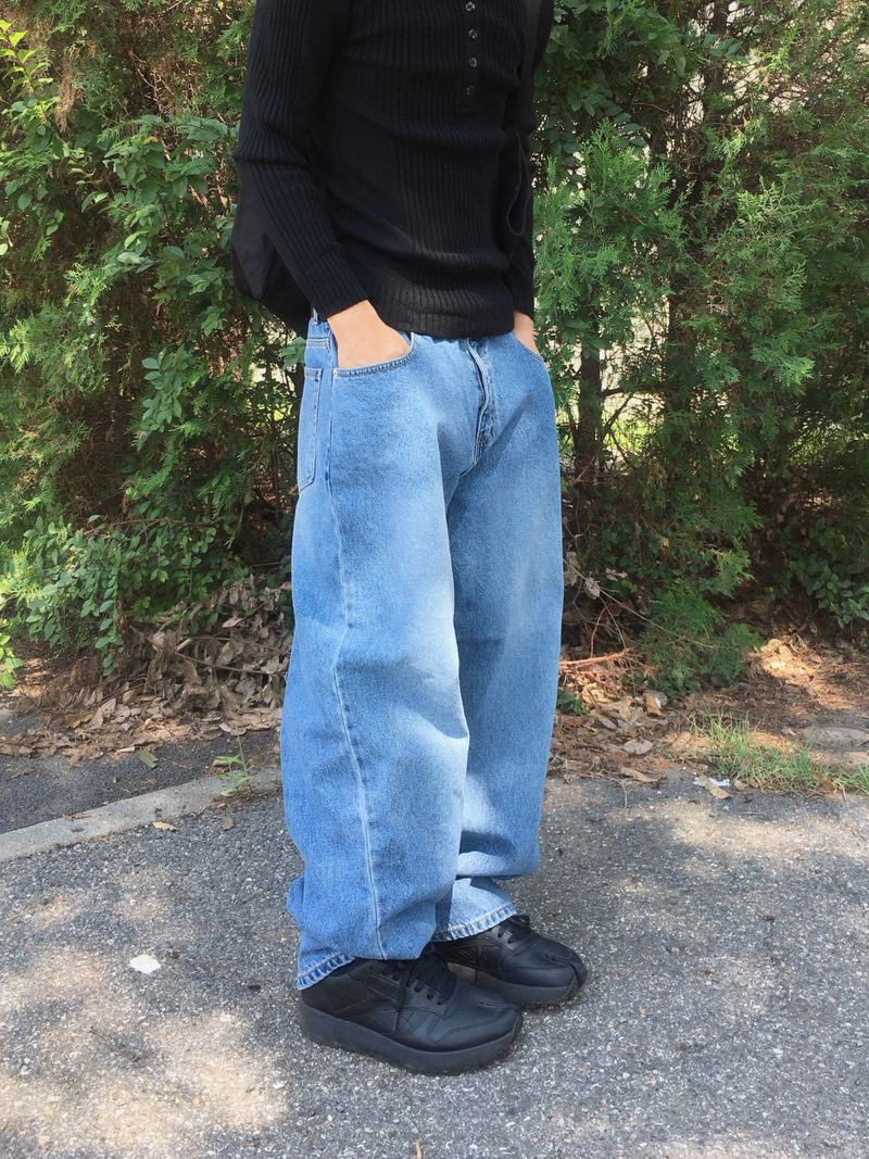 DISCERNMENT（ディサーンメント）の「スノー ウォッシュド ワイド デニムパンツ 4C（パンツ）」