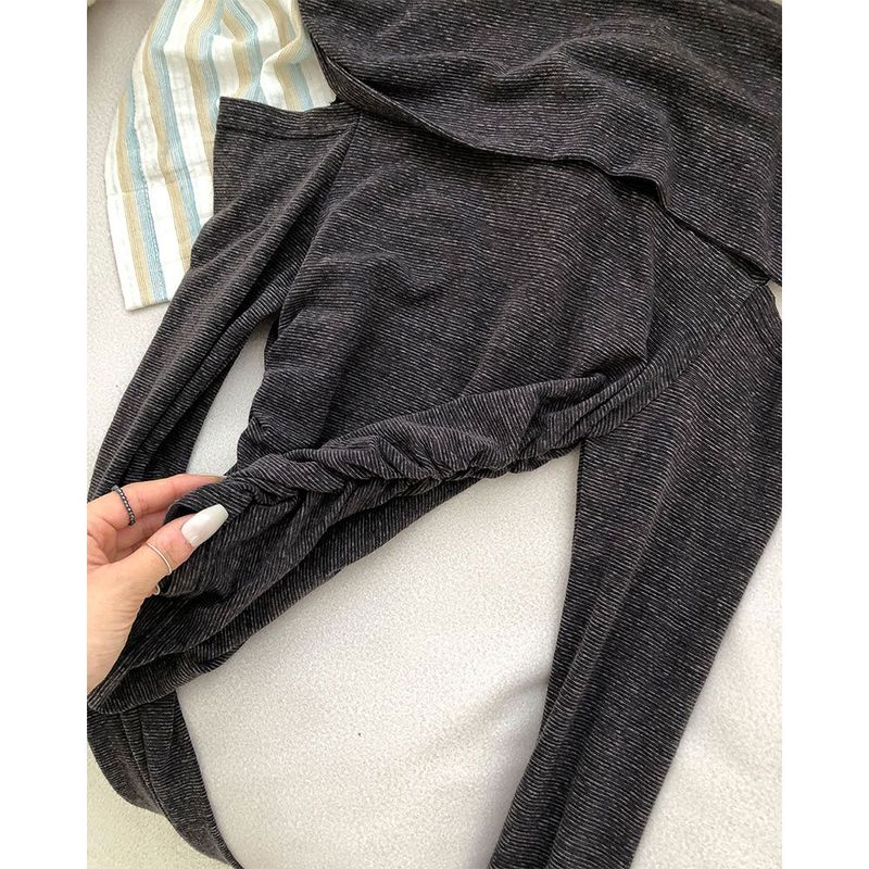 Cookie Off-shoulder T