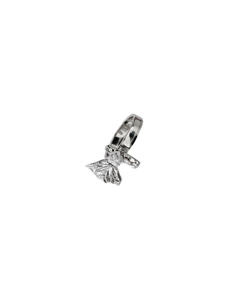 Ribbon ruffle silver ring