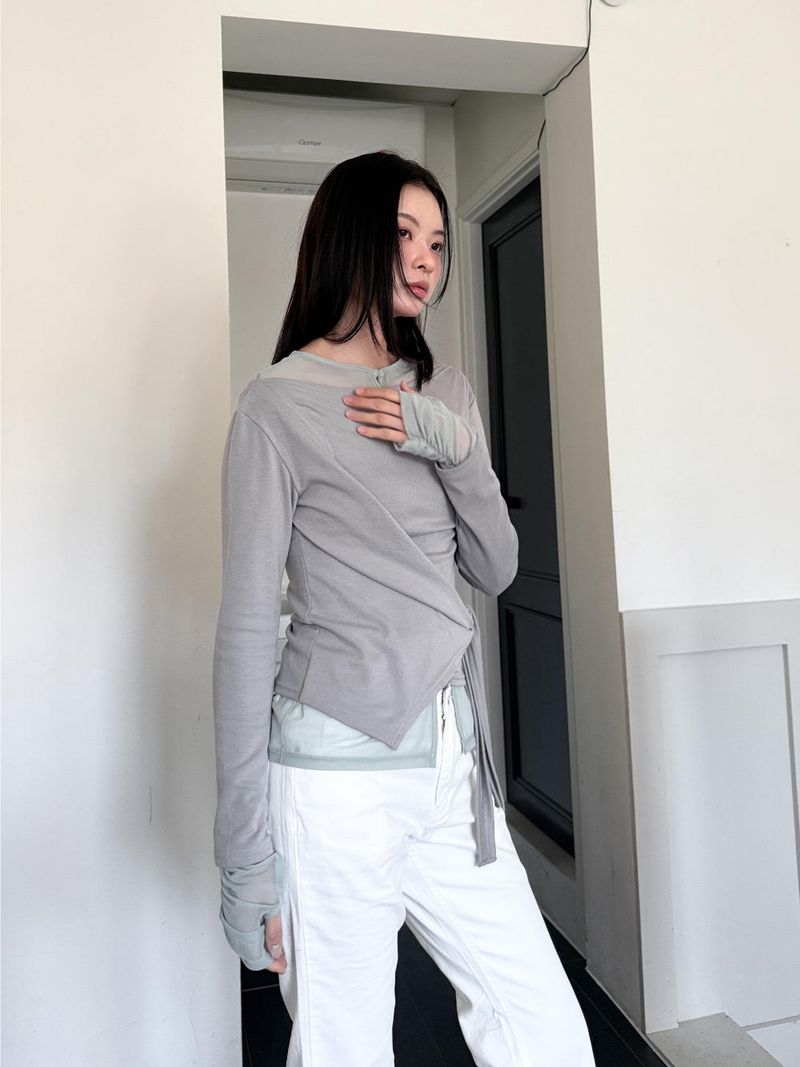  SHOULDER-HOLE WRAP TOP