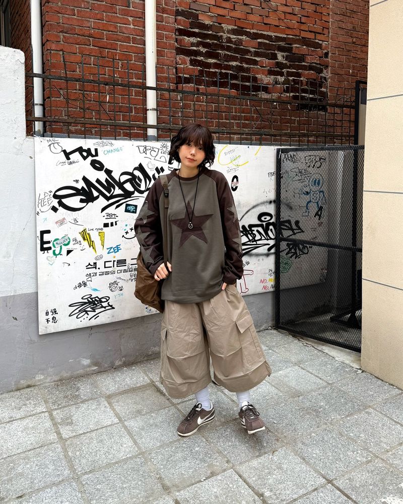 Vintage Star Contrast Raglan Long Sleeve Tee