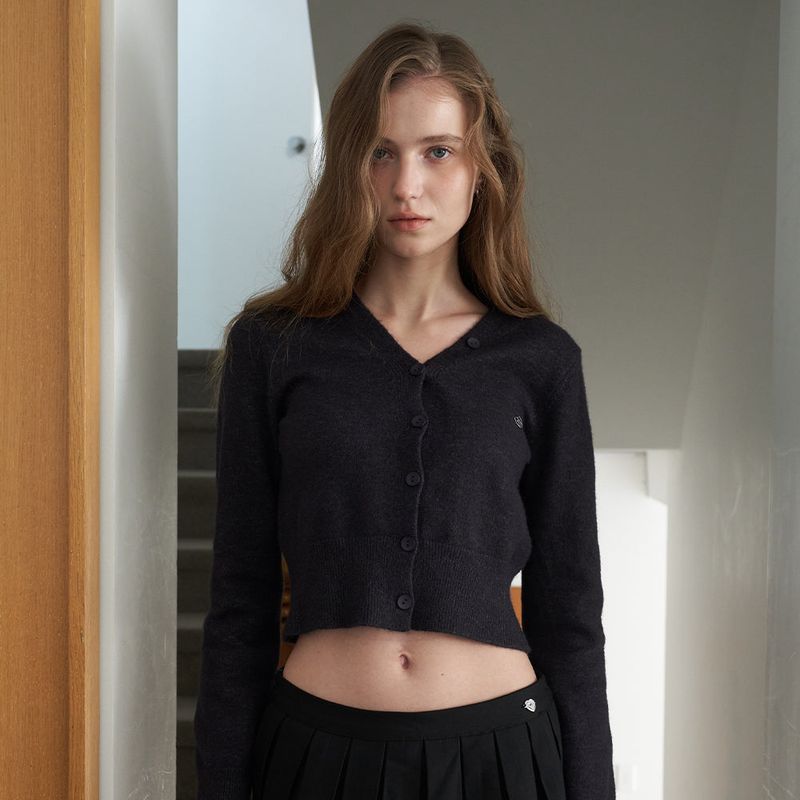 OVT-U（オーブイティーユー）の「Soft Mood V-Neck Cardigan_Black（Tops）」