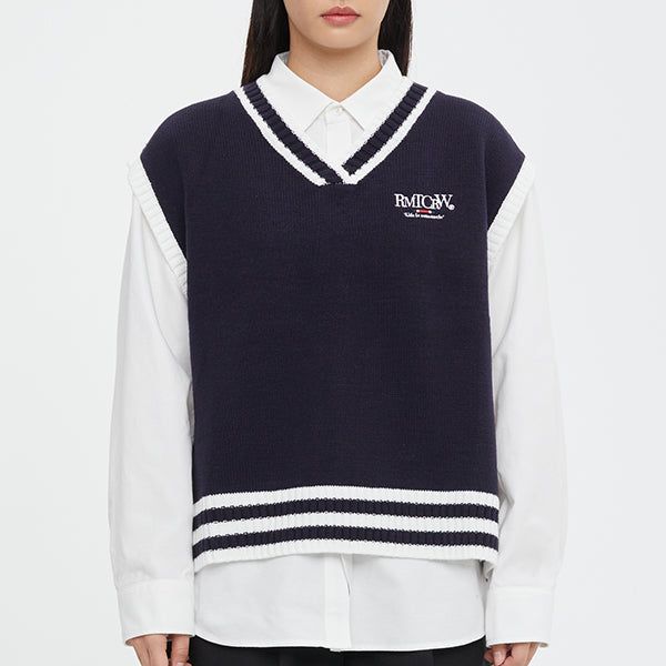 ROMANTIC CROWN(ロマンティッククラウン)の「SIDE BUTTON WIDE VEST_NAVY(Tops)」