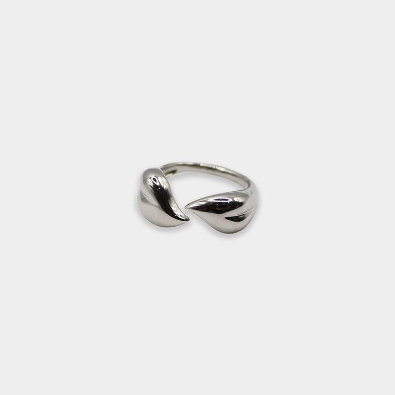 Grumpy Stuff(グロンピースタッフ)の「Dual Drop Heart Ring(Accessories)」