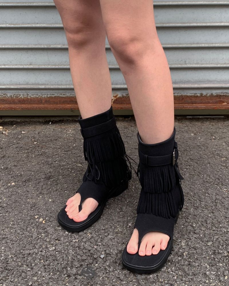 Tassel flipflops boots