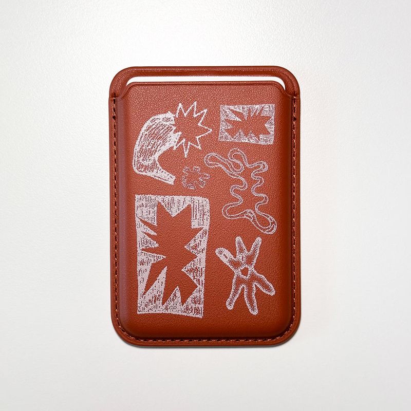 MEMORIESBOUNDARY(メモリーズバウンダリー)の「ニュートピア_ビオダブルカードウォレット (BR)(スマホグッズ/小物)」