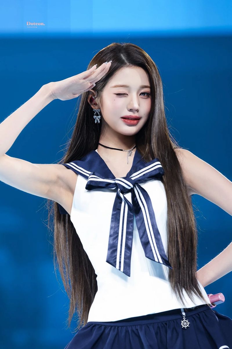[IVE Wonyoung Necklace] Silver Heart Key Choker Necklace