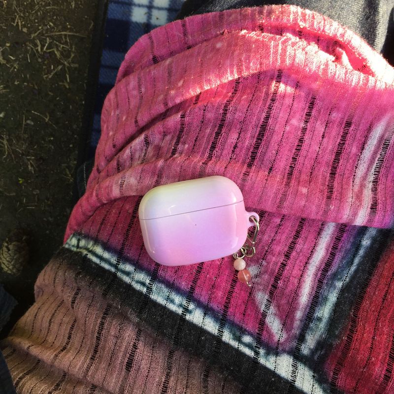 Jadu (Airpods case, glossy)