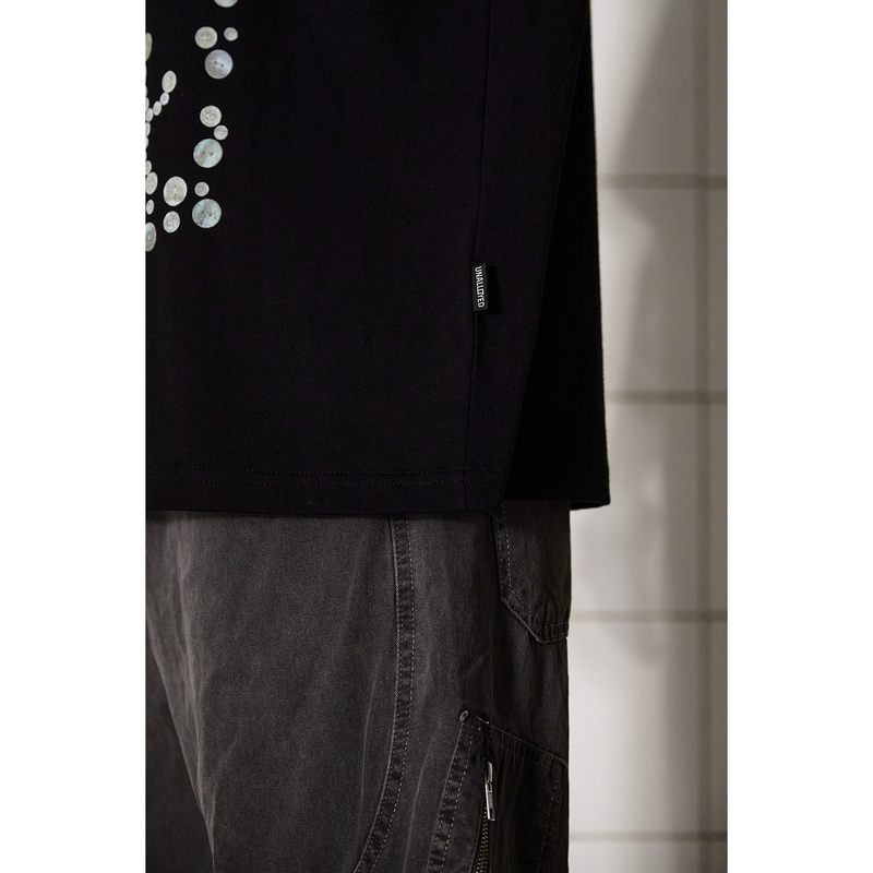 BUTTON LOGO T SHIRT / BLACK