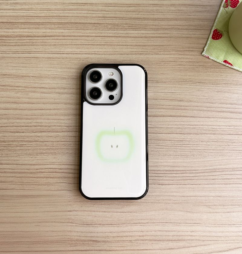[made] green apple -half (epoxy bumper case)