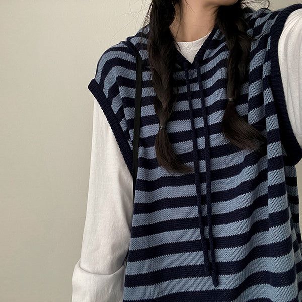 Bead Dangara Stripe Knit Hooded Vest