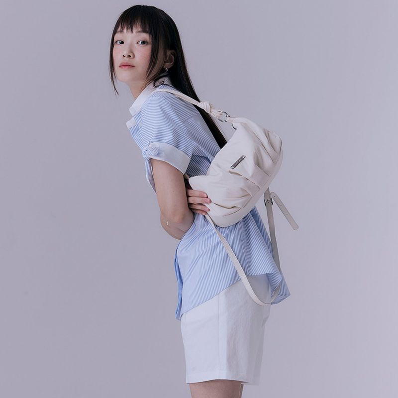 Shirring nylon shoulder bag (IVORY)