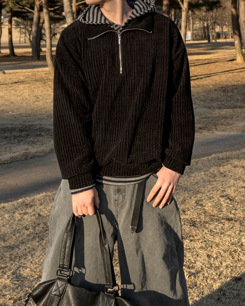 JIIGEUM（ジグム）の「Dive Velour Half Zip Sweatshirt（Tops）」