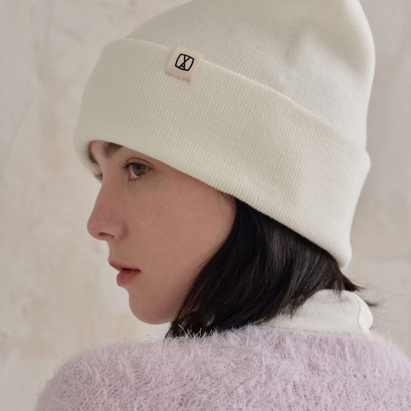 VA Label Square Beanie / White