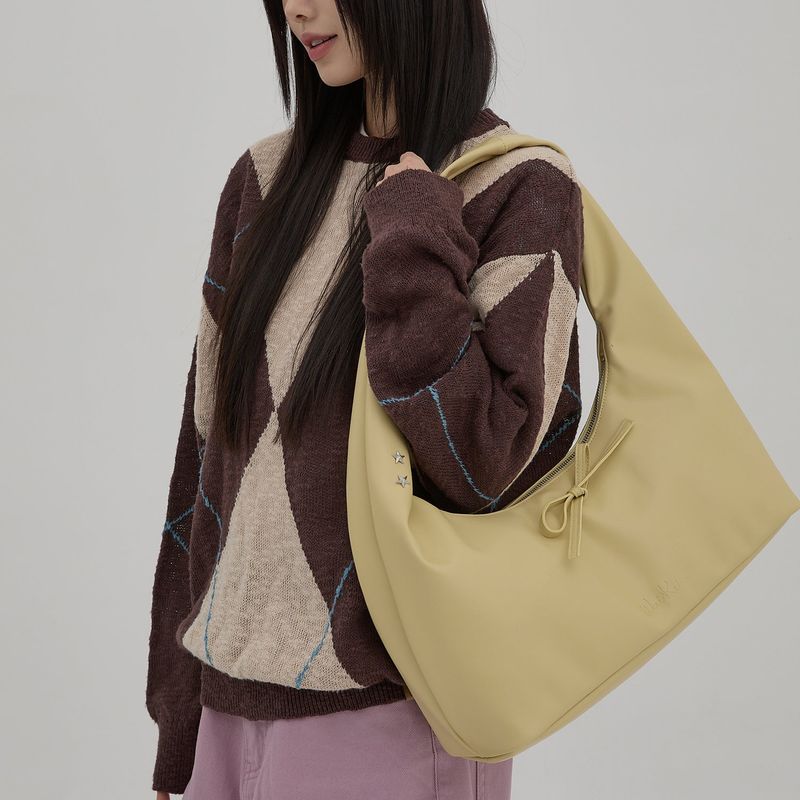 WaiKei（ワイケイ）の「Artificial Leather Ribbon Hobo Bag（Bags）」
