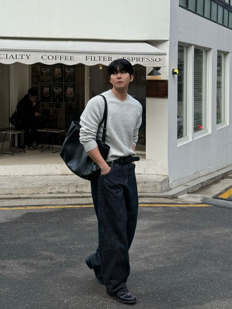 Settle line v-neck knitwear