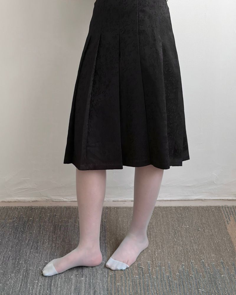 Dewy Flower Pleats Skirt
