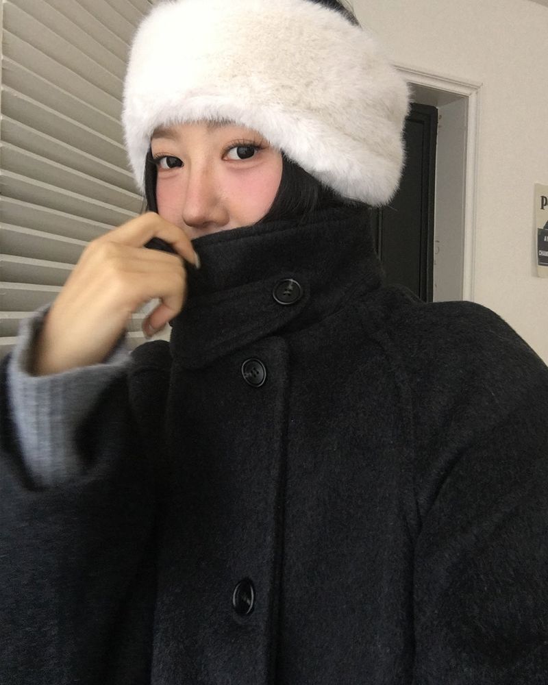 [ORIGINAL] HOLES HIGH NECK MEDIUM COAT