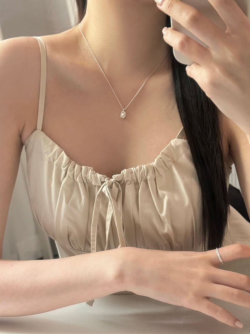Innocent pearl shell necklace