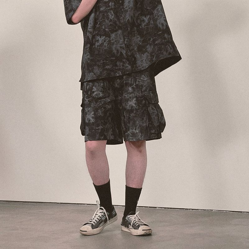tie-dye cargo shorts_black