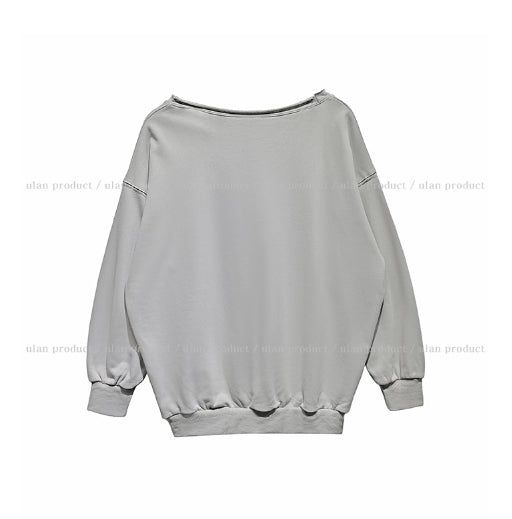 22 Cutting Off-Shoulder Sweatshirt
