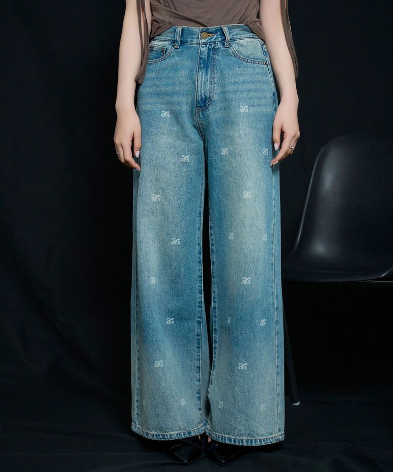 ANDGEEBEE（アンジービー）の「モノグラムロゴデニムパンツ（Pants）」