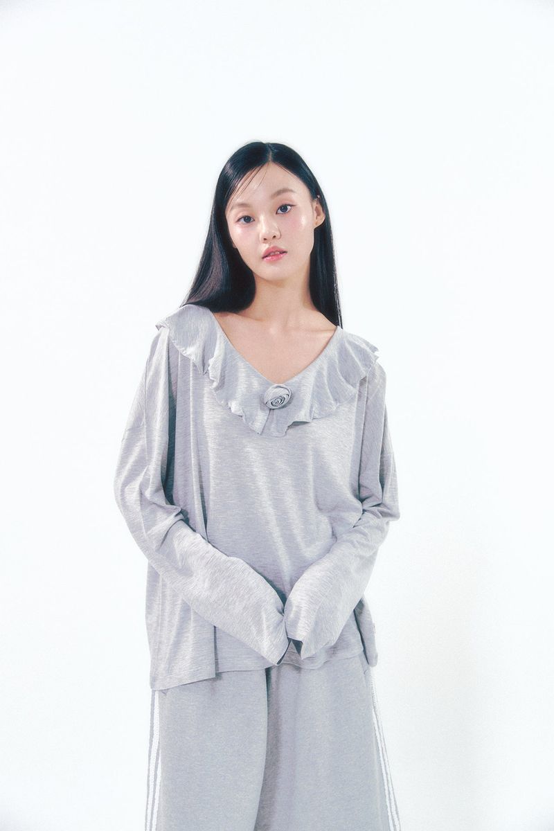 Rose Brooch Frill Long Sleeve Gray
