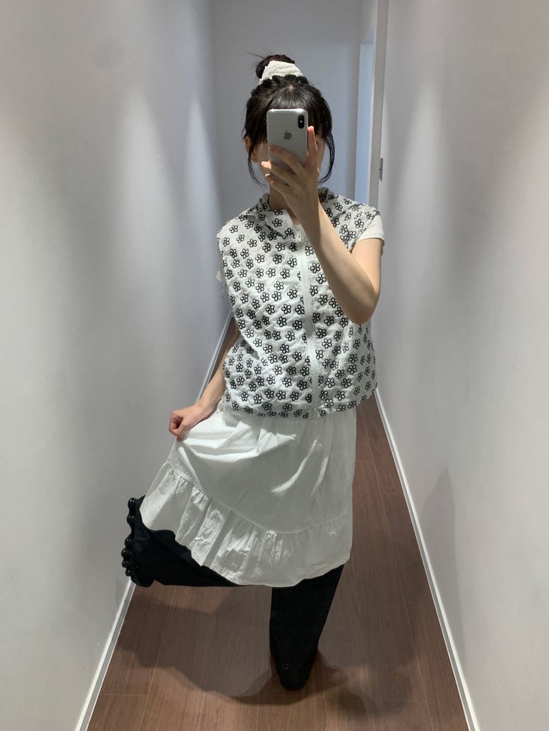Milky Flower Hoodie Jumper (2color)