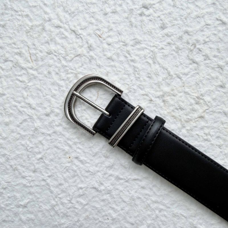 Obsidian Minimal Buckle Belt