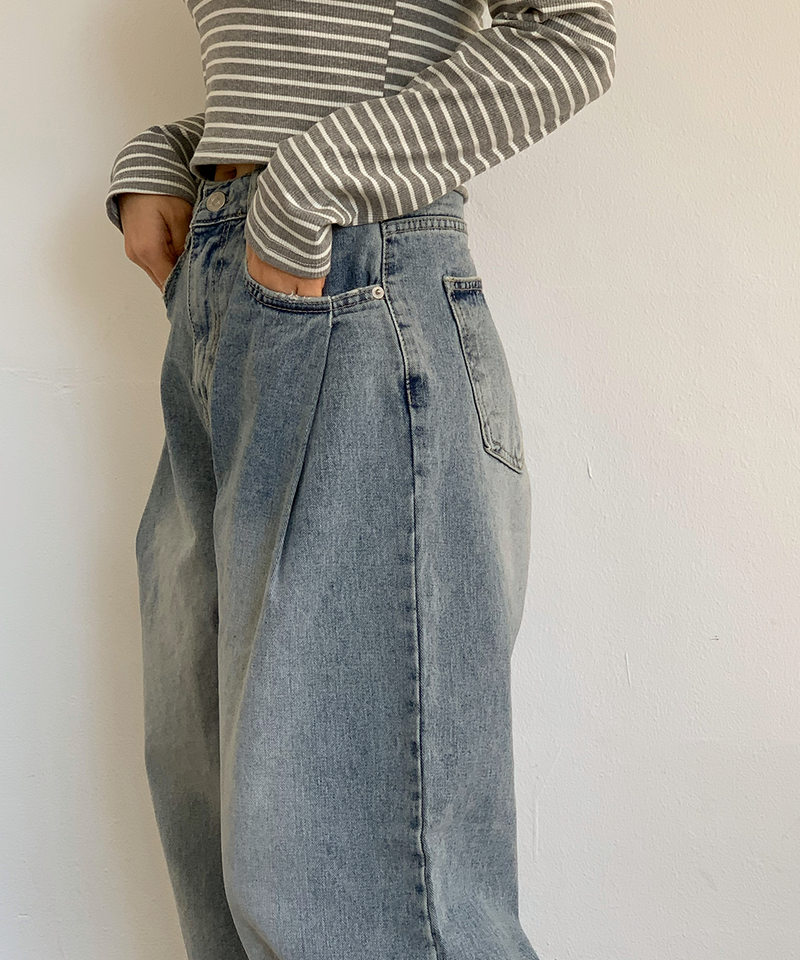 one-pintuck hip pants