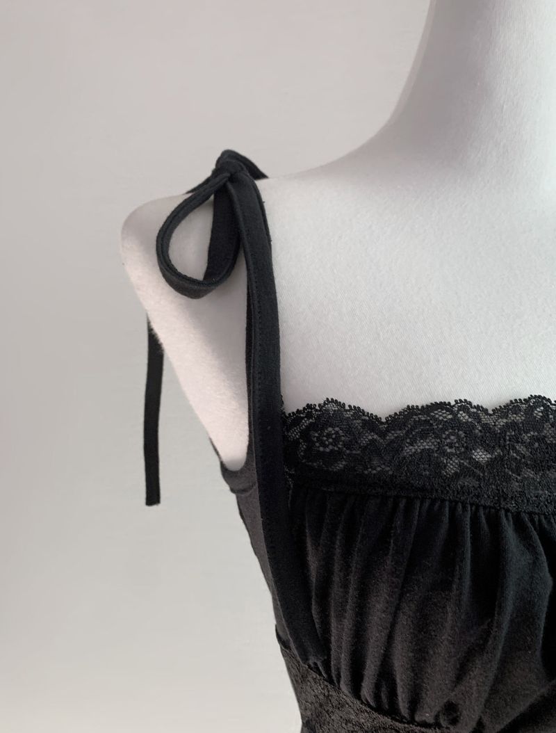 Arzen strap lace top (black)