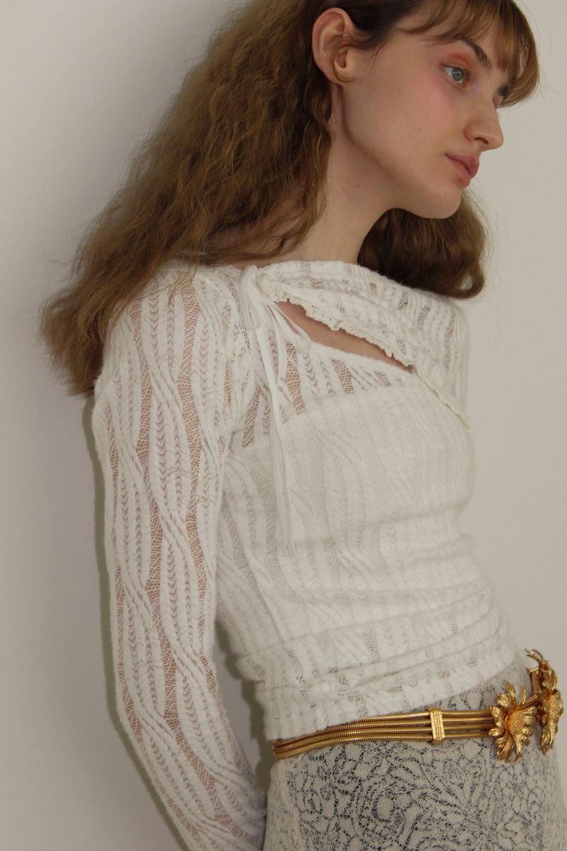 UNBALANCE SPAN LACE SHIRRING TOP / WHITE