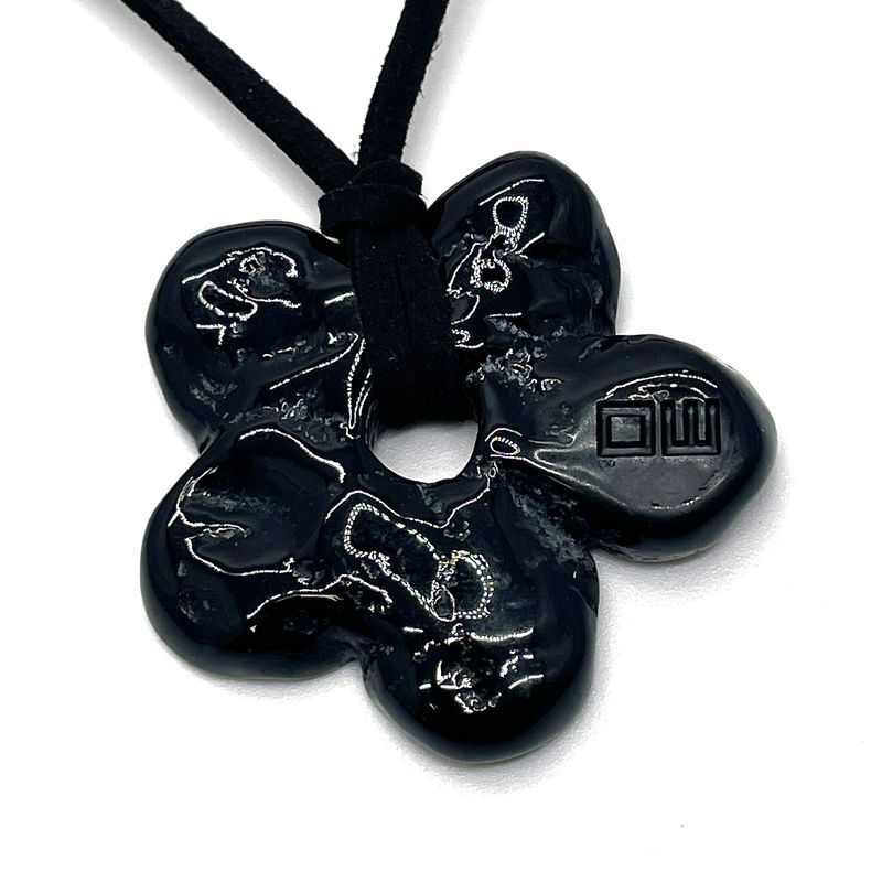 Acrylic Flower Necklace [Black]