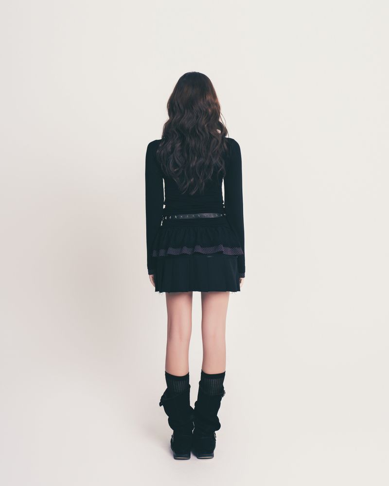 dot frill layered top / black