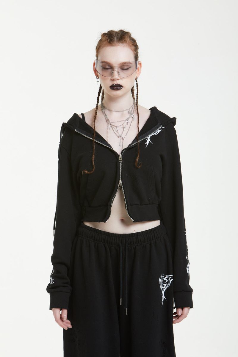 GATELESS（ゲートレス）の「TRIVAL CROPPED HOODY（Tops）」