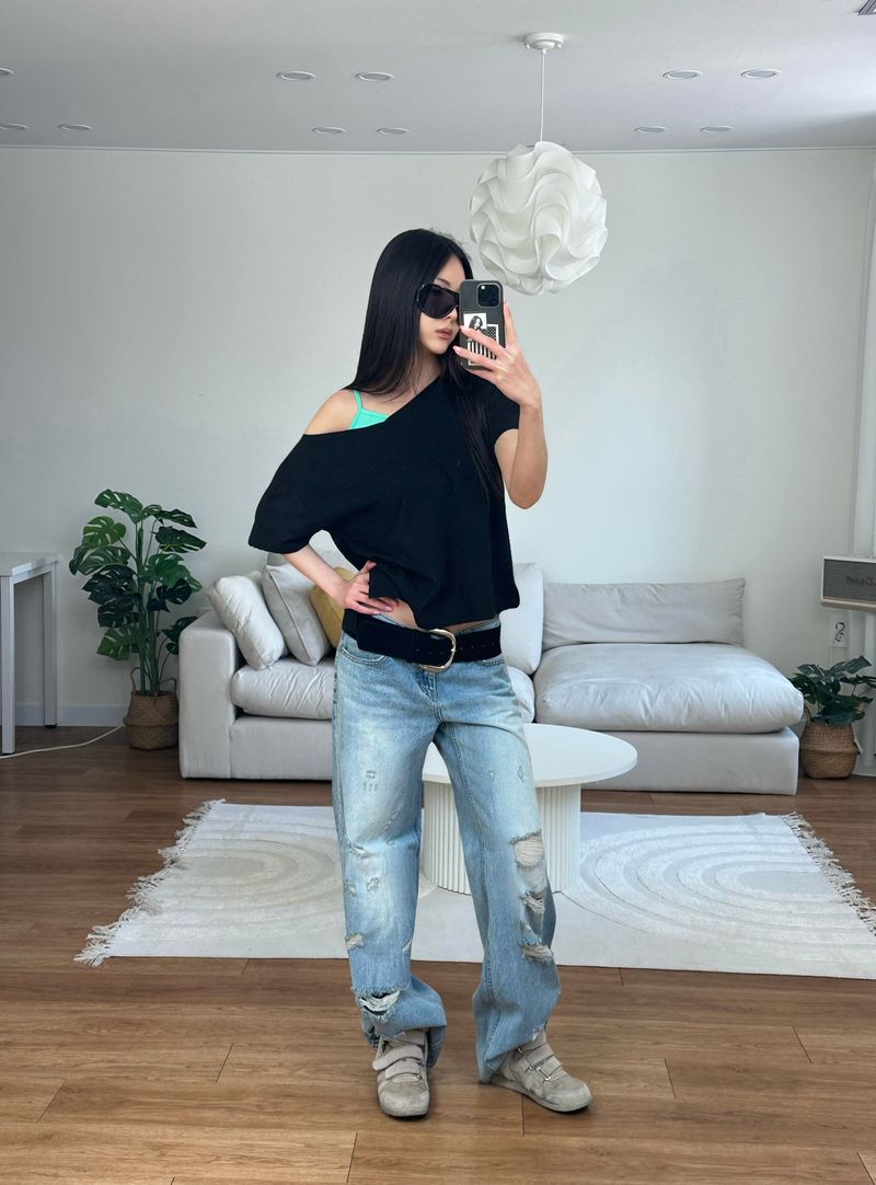 loose v neck tee