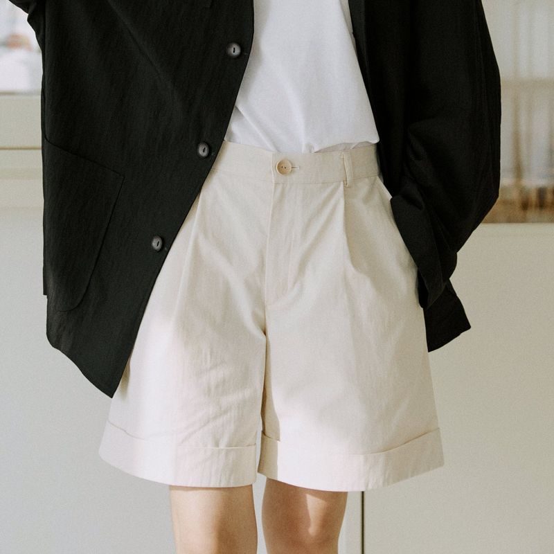 malen（マレン）の「unisex cuff half pants cream（Pants）」