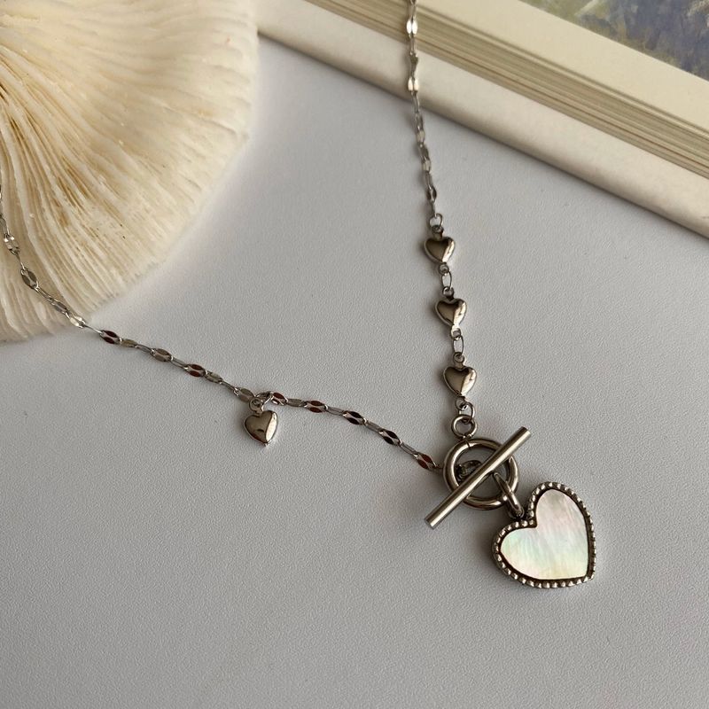 eg White mother-of-pearl Heart Toggle Bar Necklace