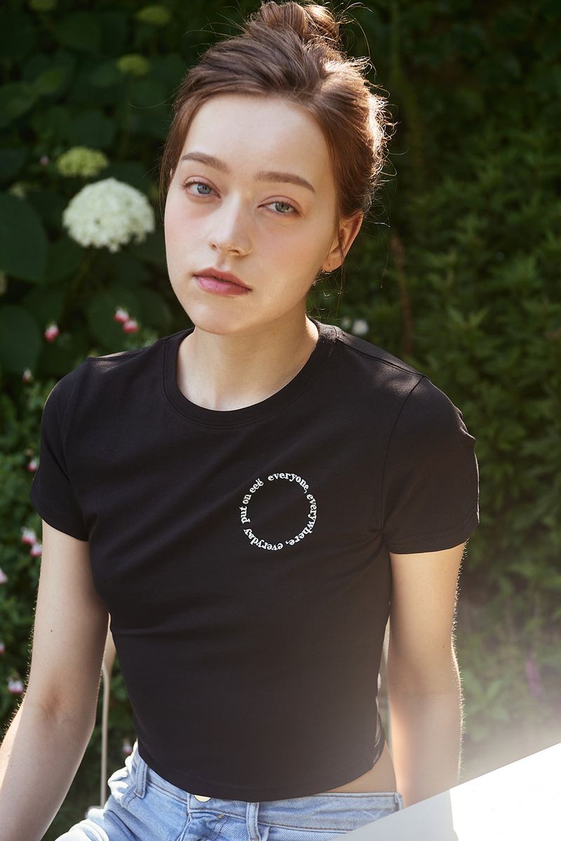 ROUND LOGO CROP T-SHIRTS_2COLORS
