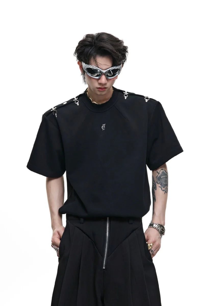 Argue Cultureの「Deconstructed Buckle Shoulder Tee(Tops)」
