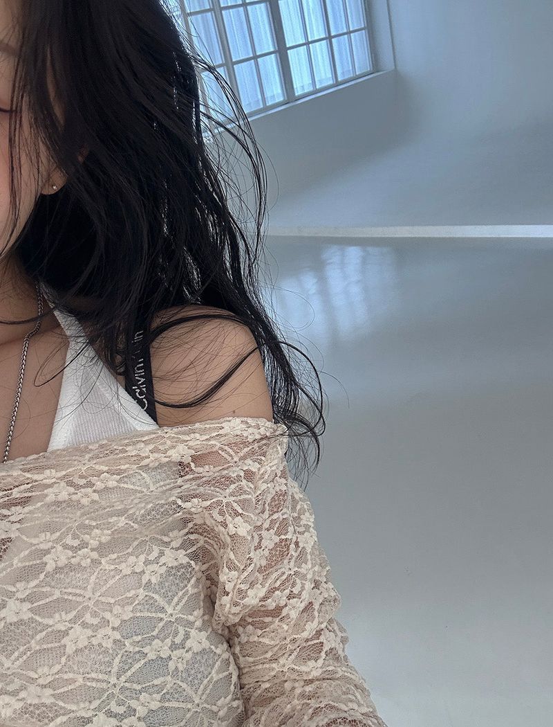 lace see-through off-shoulder T-shirt