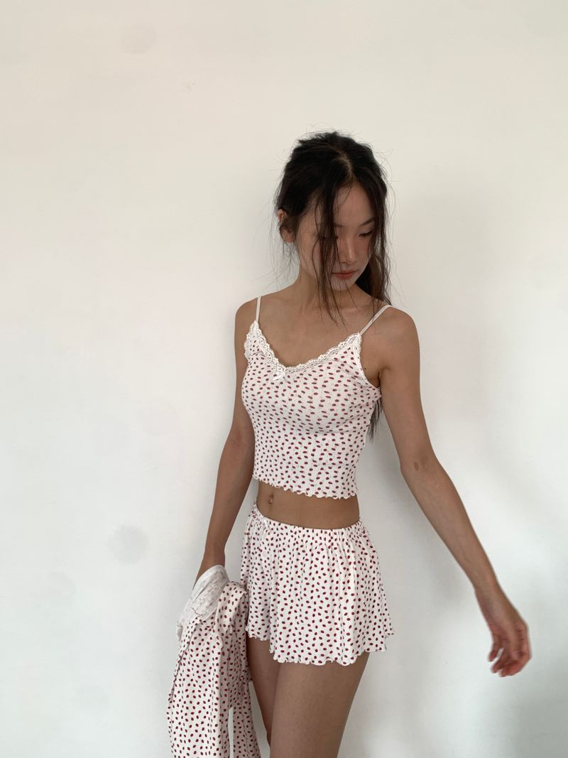 BERRY SLEEVELESS (2C)