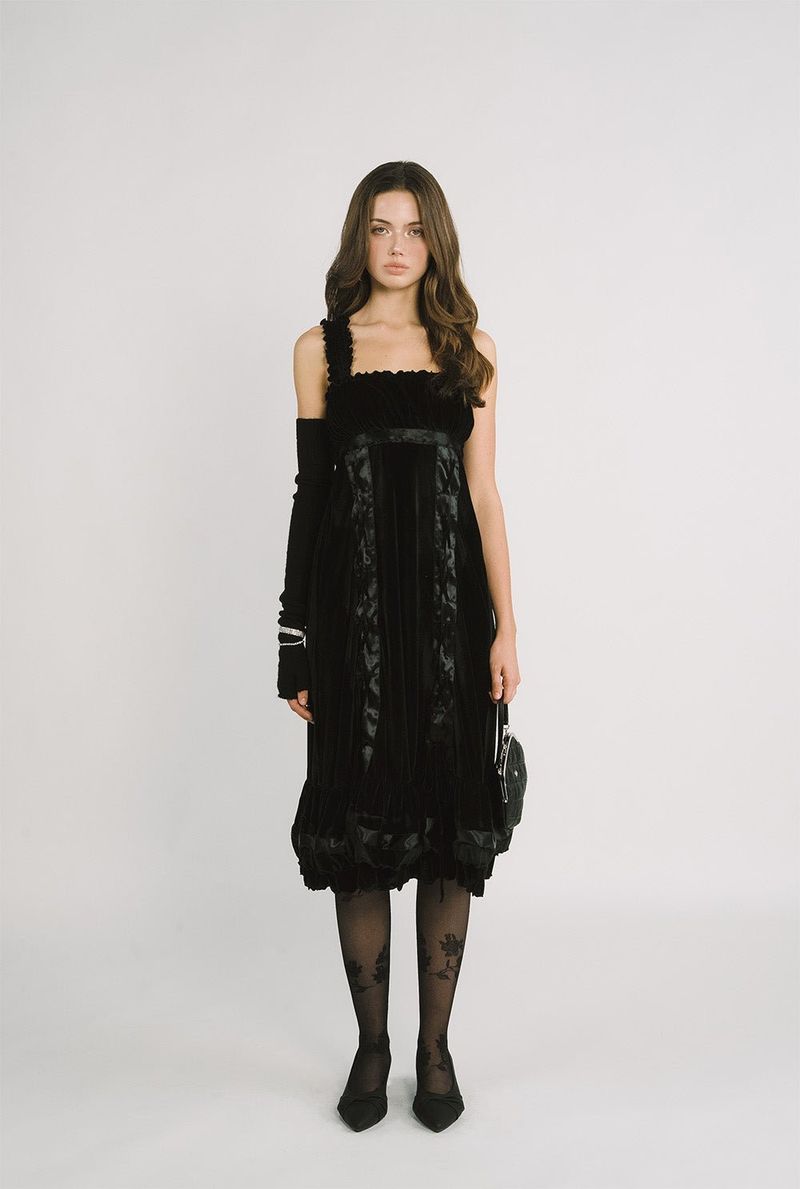 threetimes(スリータイムズ)の「Agatha velvet dress(Dresses)」
