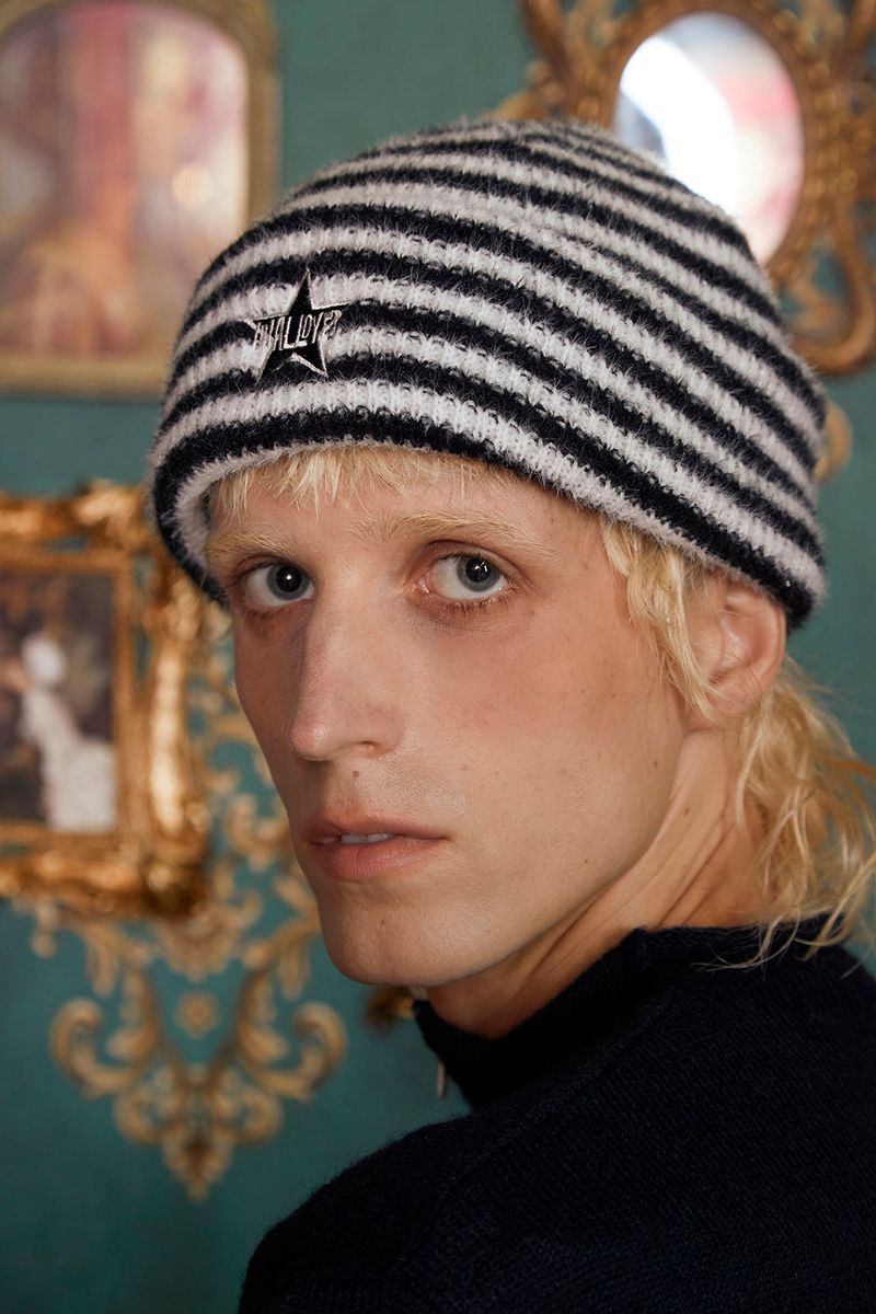LOGO STAR STRIPE BEANIE / BLACK