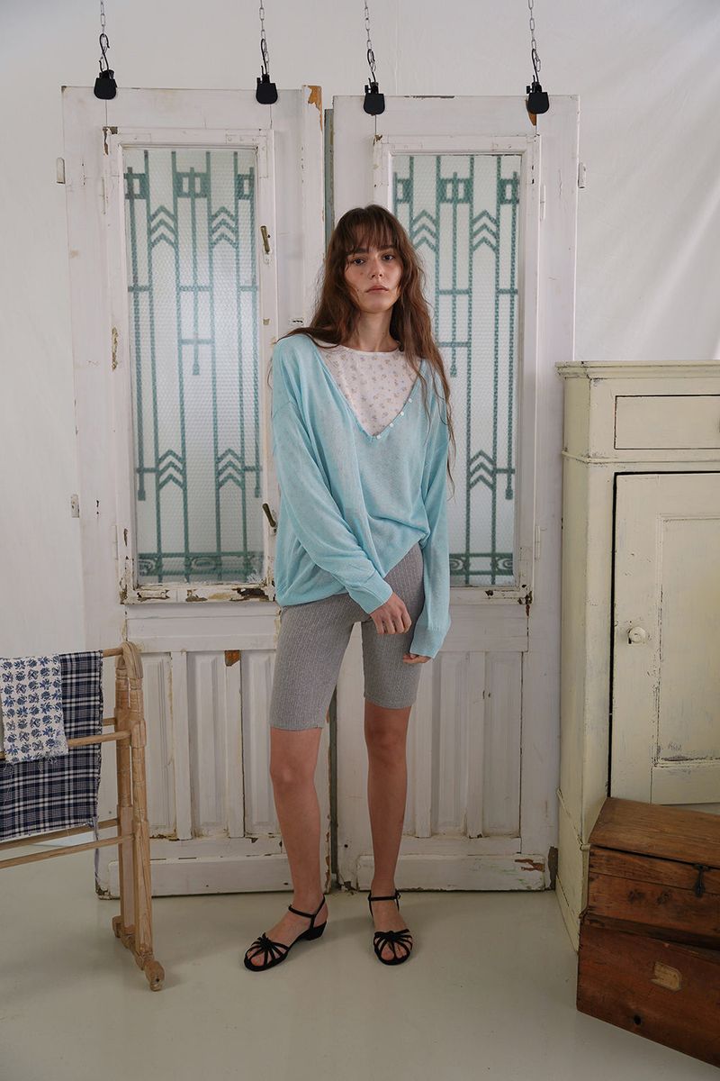 Button v-neck knit_skyblue